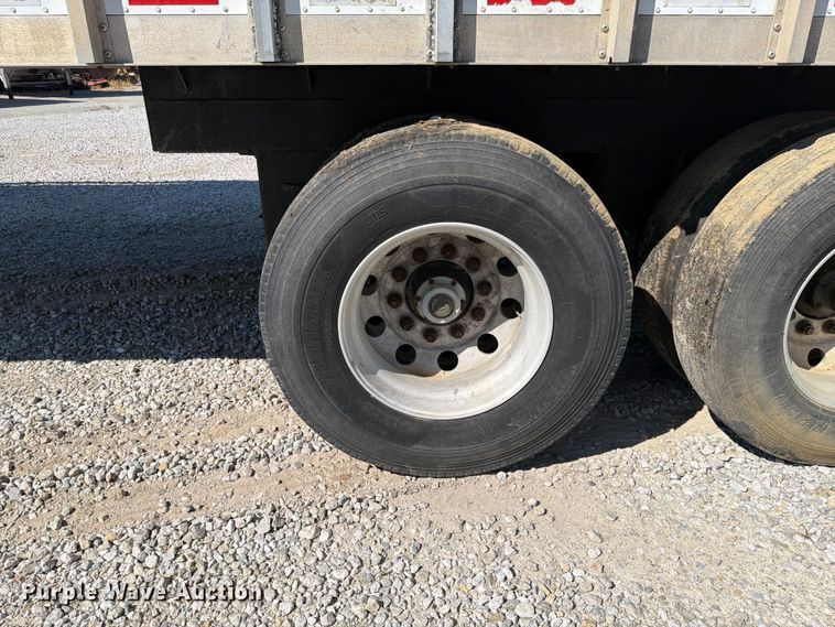 image for item FK4062 2004 Trail King  LD2-4690-54 walking floor trailer
