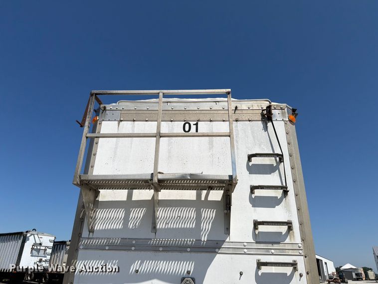 image for item FK4065 2001 Wilkins OK2HA23YYCFSBR walking floor trailer