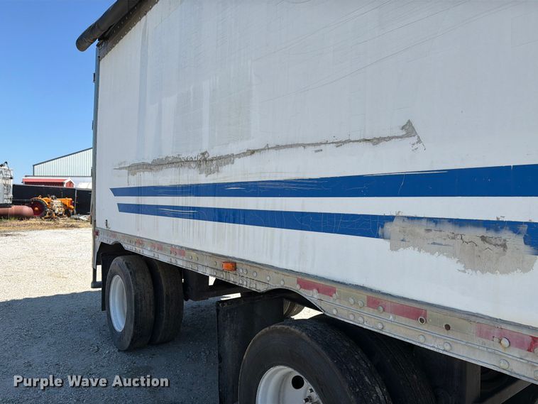 image for item FK4065 2001 Wilkins OK2HA23YYCFSBR walking floor trailer