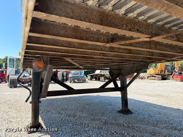 image for item FK4065 2001 Wilkins OK2HA23YYCFSBR walking floor trailer
