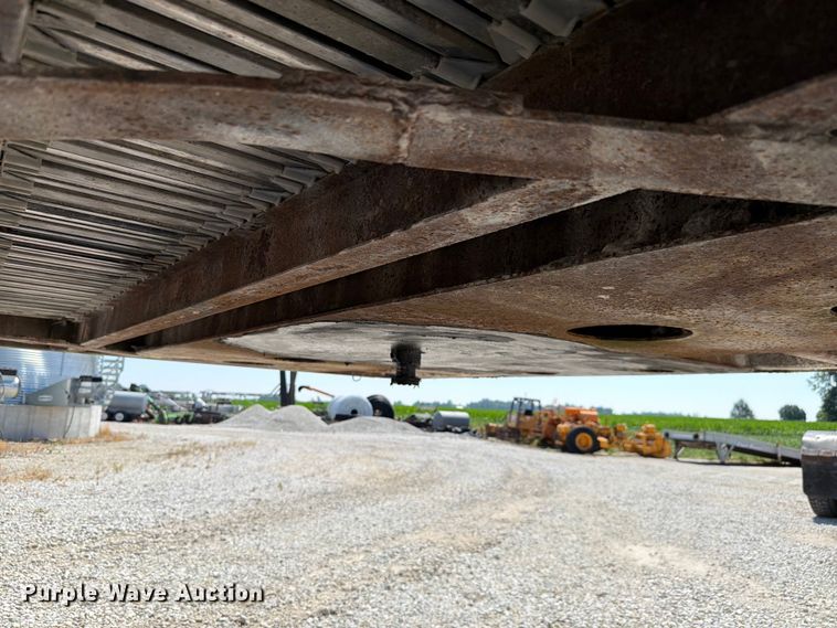image for item FK4065 2001 Wilkins OK2HA23YYCFSBR walking floor trailer