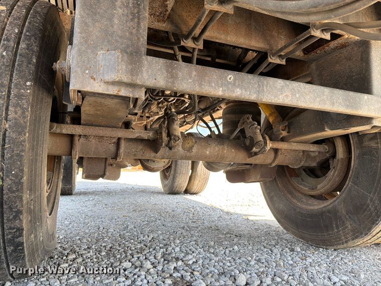 image for item FK4065 2001 Wilkins OK2HA23YYCFSBR walking floor trailer