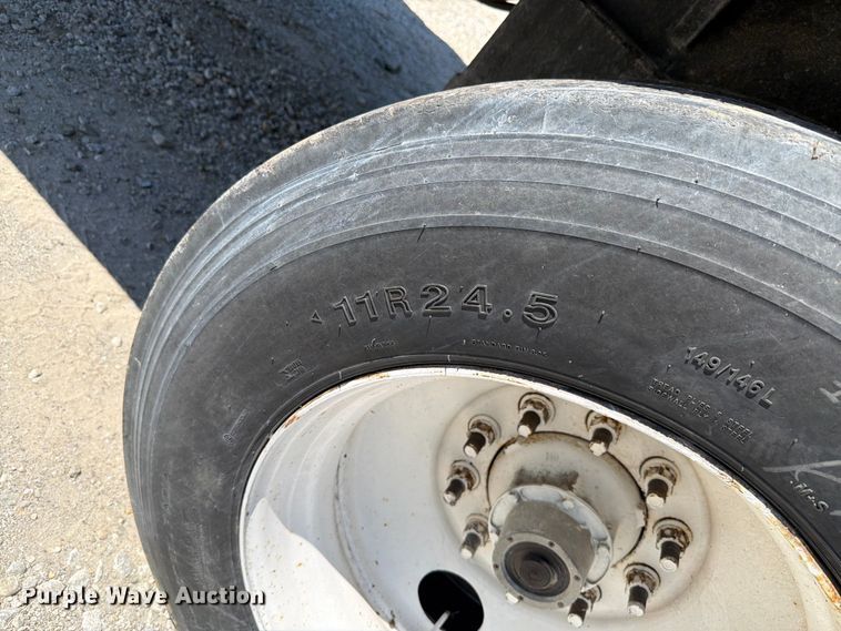 image for item FK4065 2001 Wilkins OK2HA23YYCFSBR walking floor trailer