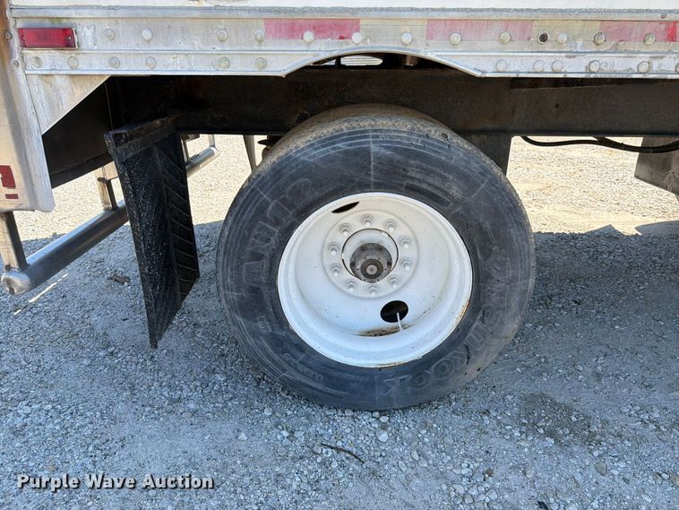 image for item FK4065 2001 Wilkins OK2HA23YYCFSBR walking floor trailer