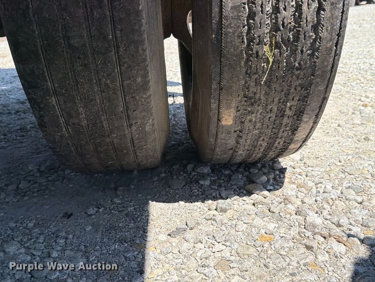 image for item FK4065 2001 Wilkins OK2HA23YYCFSBR walking floor trailer