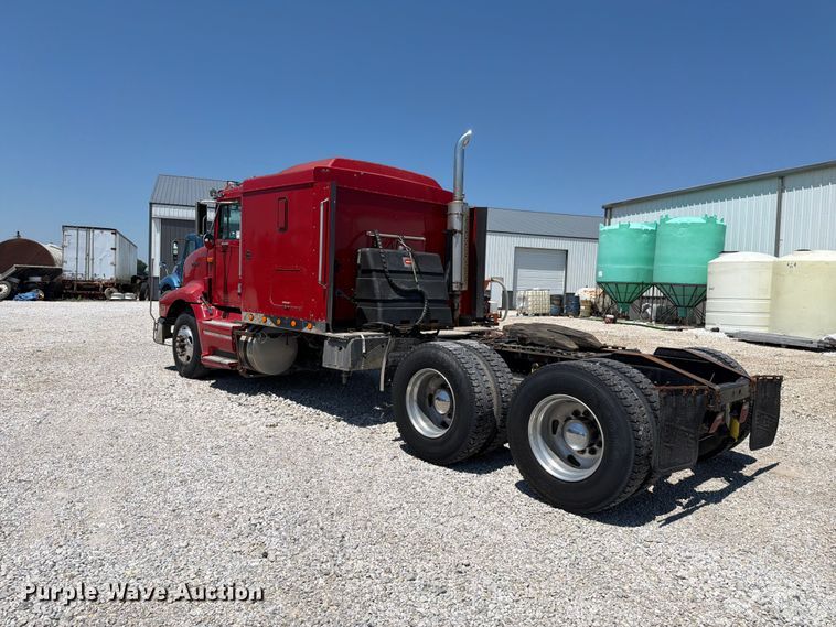 image for item FK4068 1996 International 9200 semi truck