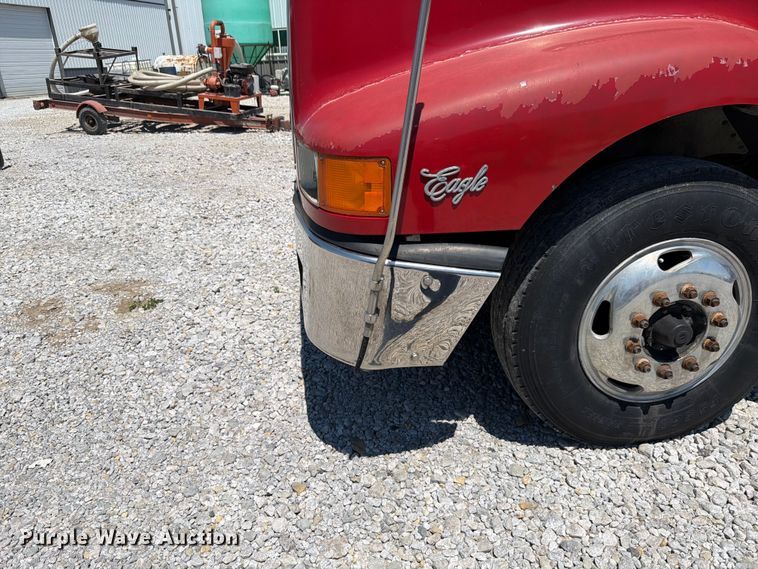 image for item FK4068 1996 International 9200 semi truck
