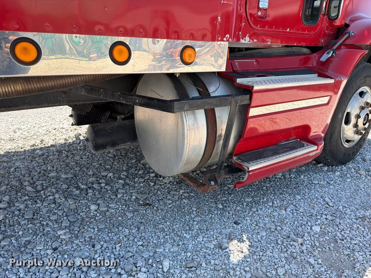 image for item FK4068 1996 International 9200 semi truck