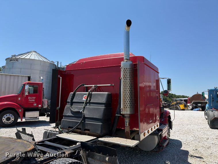 image for item FK4068 1996 International 9200 semi truck