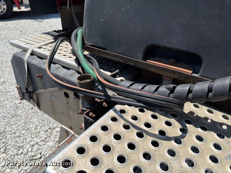 image for item FK4068 1996 International 9200 semi truck