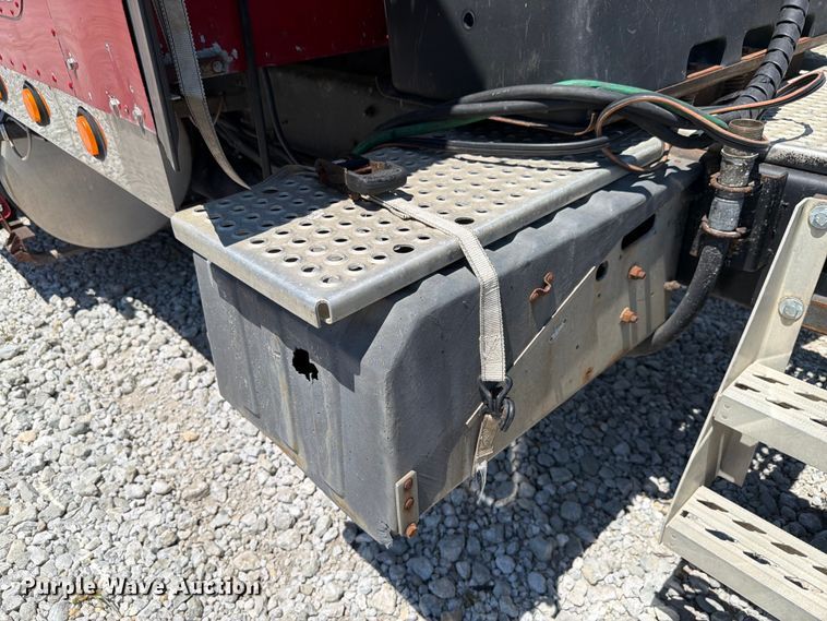 image for item FK4068 1996 International 9200 semi truck