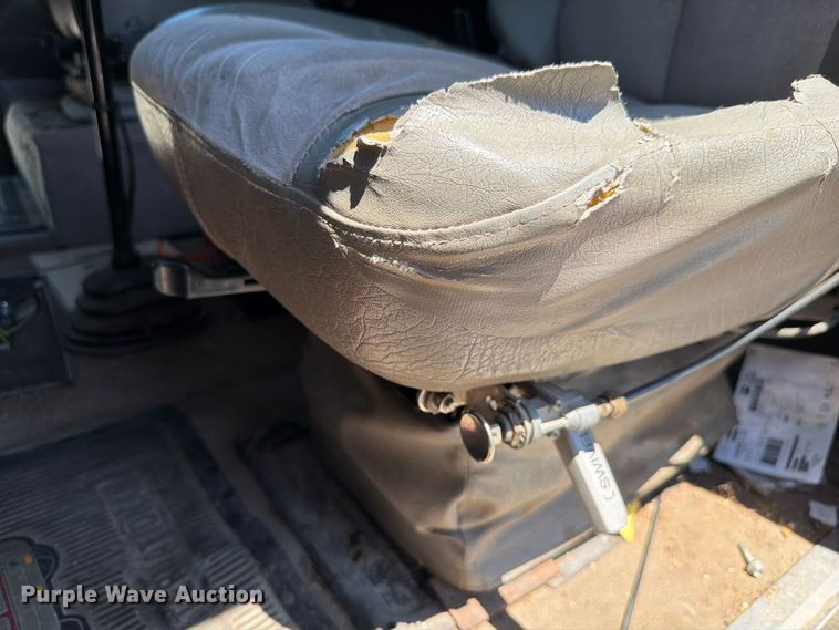 image for item FK4068 1996 International 9200 semi truck