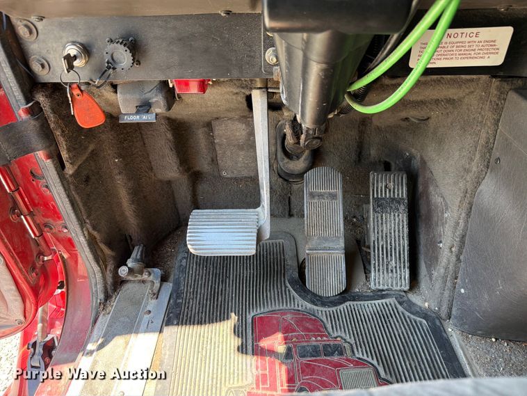 image for item FK4068 1996 International 9200 semi truck