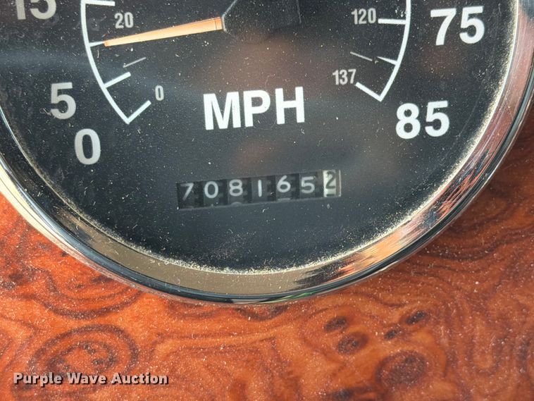 image for item FK4068 1996 International 9200 semi truck