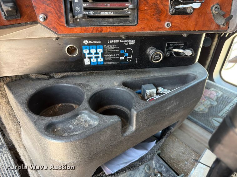 image for item FK4068 1996 International 9200 semi truck