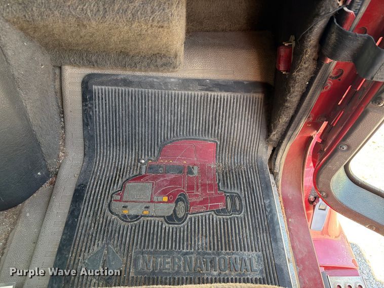 image for item FK4068 1996 International 9200 semi truck