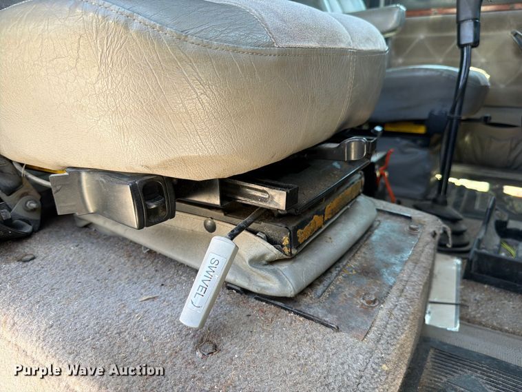 image for item FK4068 1996 International 9200 semi truck