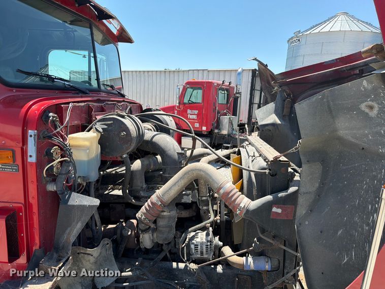 image for item FK4068 1996 International 9200 semi truck