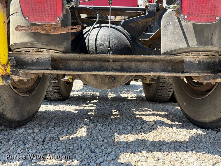 image for item FK4068 1996 International 9200 semi truck