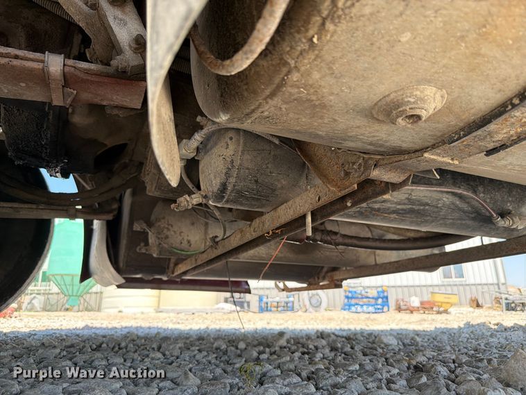 image for item FK4068 1996 International 9200 semi truck