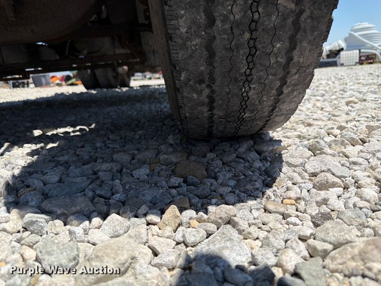 image for item FK4068 1996 International 9200 semi truck