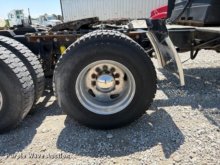 image for item FK4068 1996 International 9200 semi truck