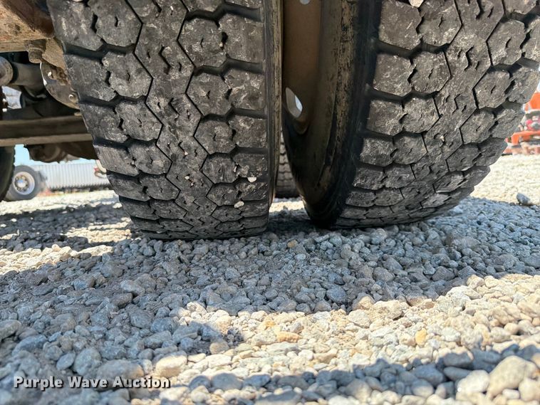 image for item FK4068 1996 International 9200 semi truck