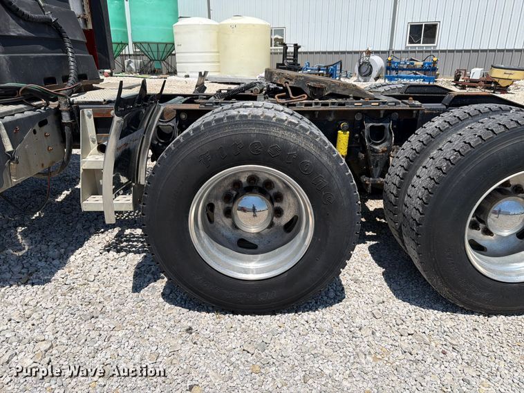 image for item FK4068 1996 International 9200 semi truck