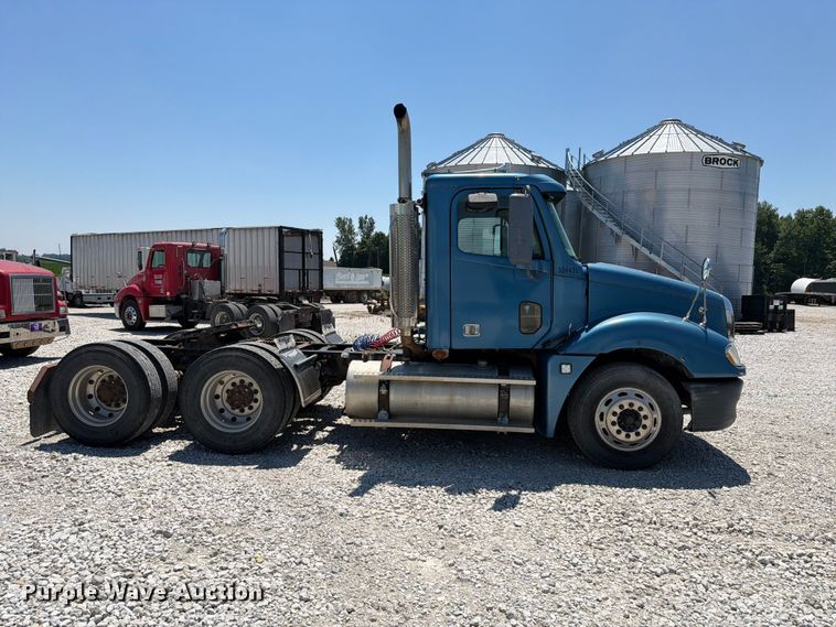 image for item FK4069 2007 Freightliner Columbia semi truck