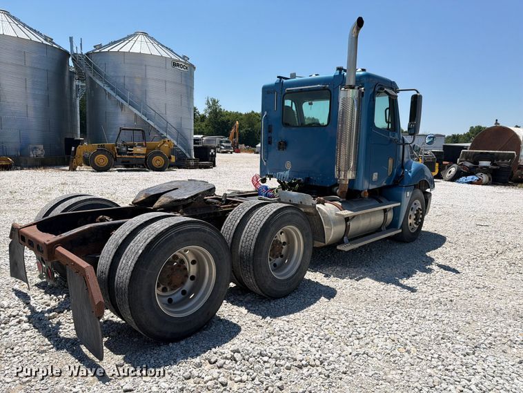 image for item FK4069 2007 Freightliner Columbia semi truck