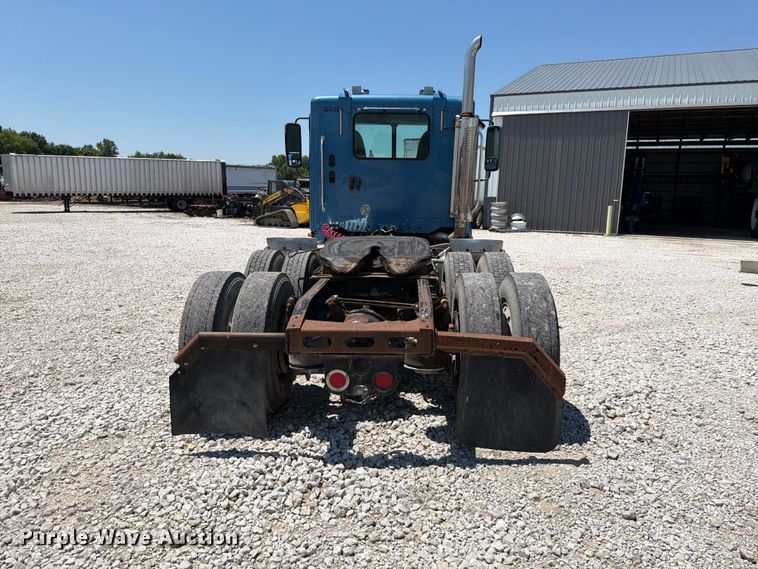 image for item FK4069 2007 Freightliner Columbia semi truck