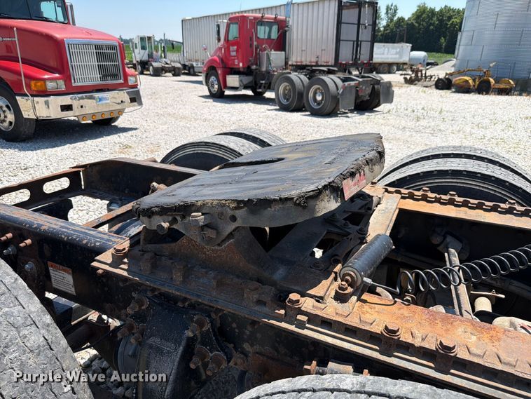 image for item FK4069 2007 Freightliner Columbia semi truck