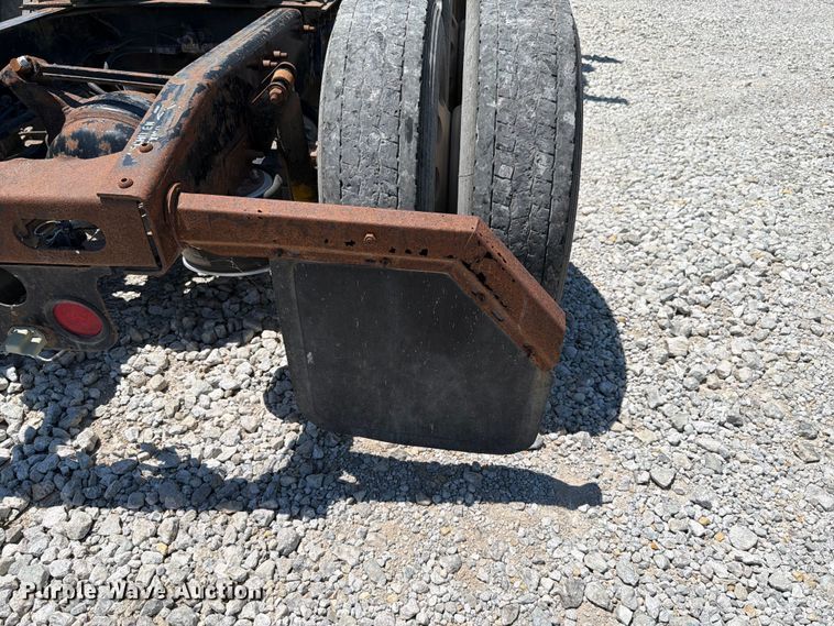 image for item FK4069 2007 Freightliner Columbia semi truck