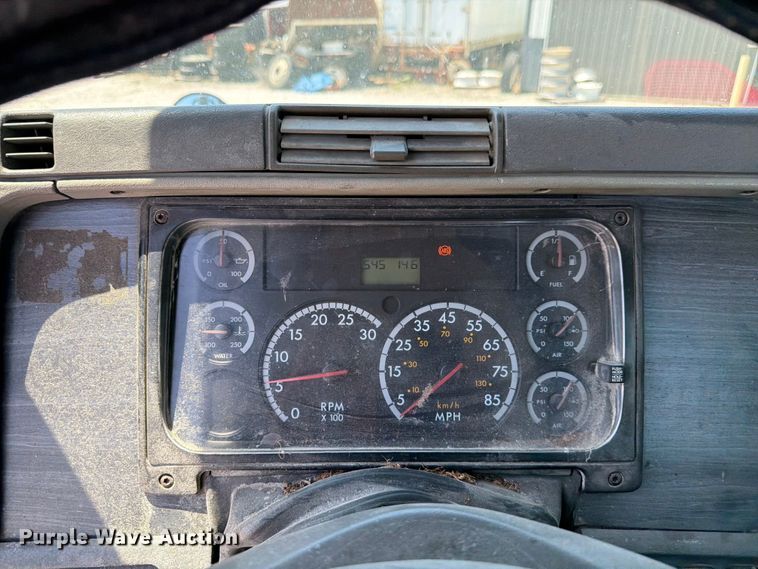 image for item FK4069 2007 Freightliner Columbia semi truck