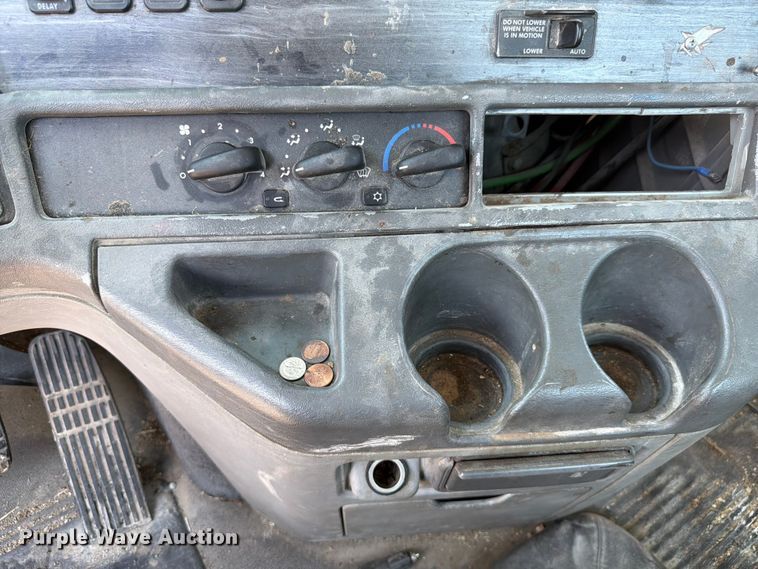 image for item FK4069 2007 Freightliner Columbia semi truck