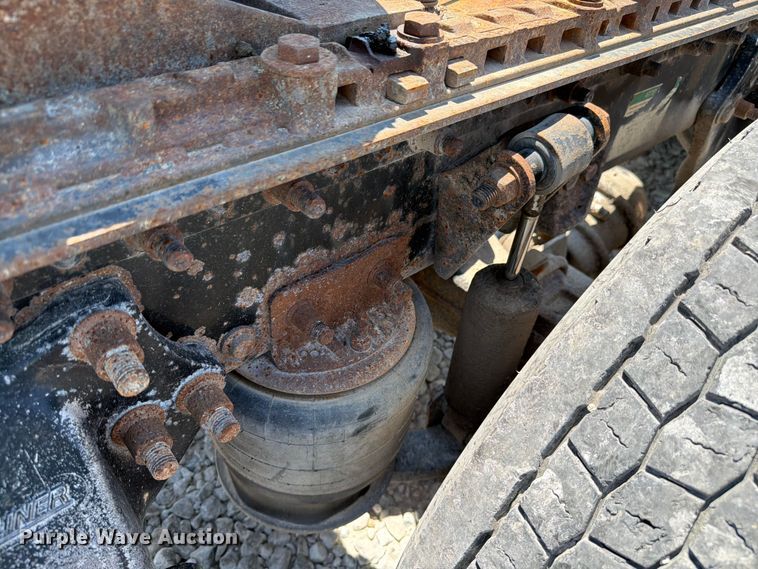 image for item FK4069 2007 Freightliner Columbia semi truck