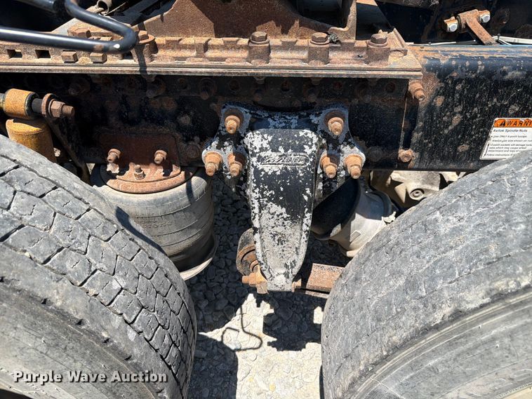 image for item FK4069 2007 Freightliner Columbia semi truck