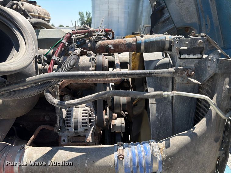 image for item FK4069 2007 Freightliner Columbia semi truck