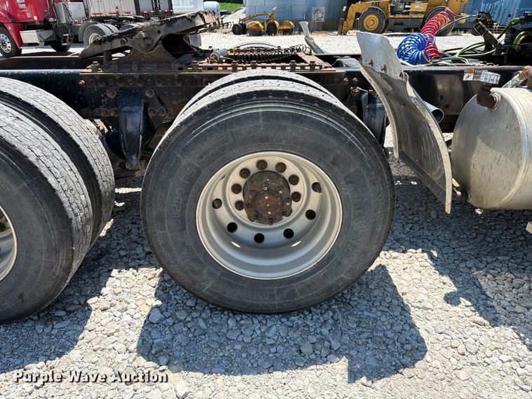 image for item FK4069 2007 Freightliner Columbia semi truck
