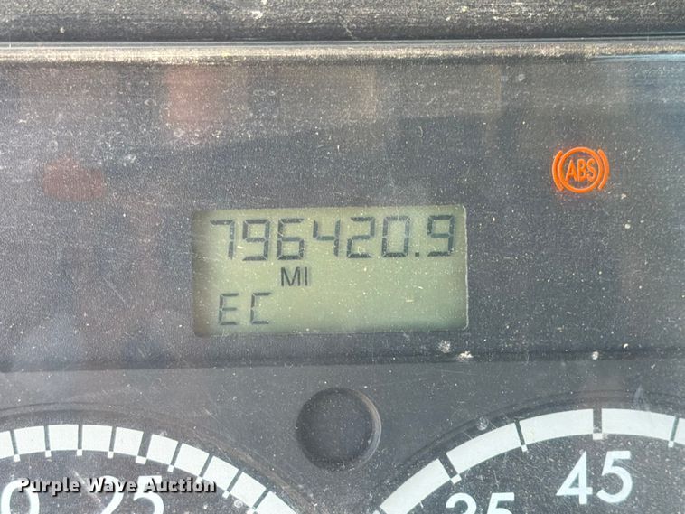 image for item FK4069 2007 Freightliner Columbia semi truck
