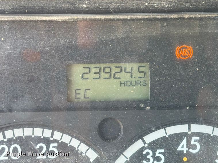 image for item FK4069 2007 Freightliner Columbia semi truck