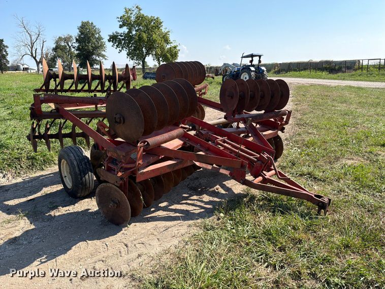 image for item FK4075 International 470 tandem disk