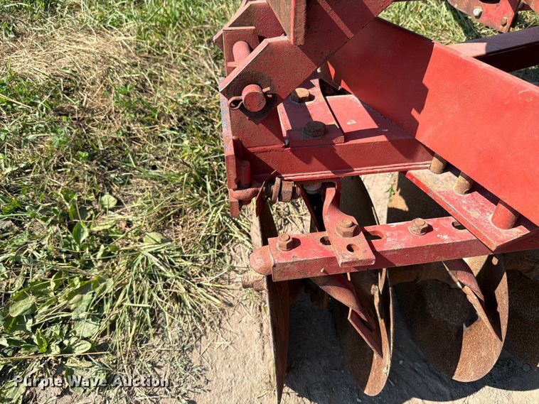 image for item FK4075 International 470 tandem disk