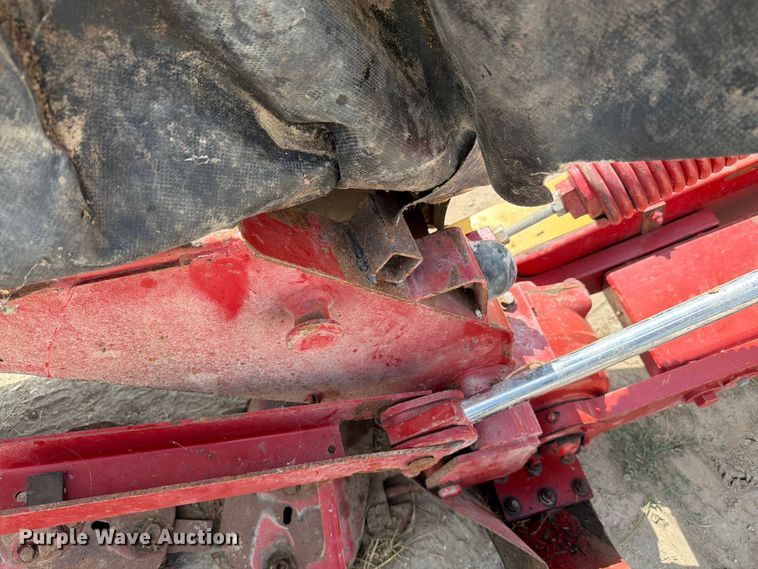 image for item FK4077 2010 New Holland H6750 disc mower