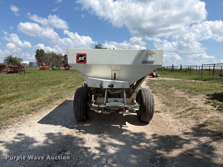 image for item FK4080 Willmar 600 spreader