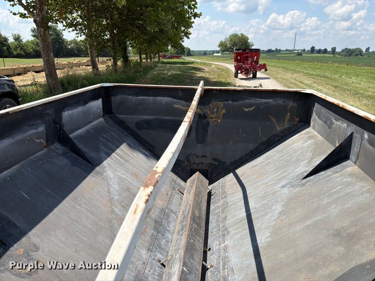 image for item FK4080 Willmar 600 spreader