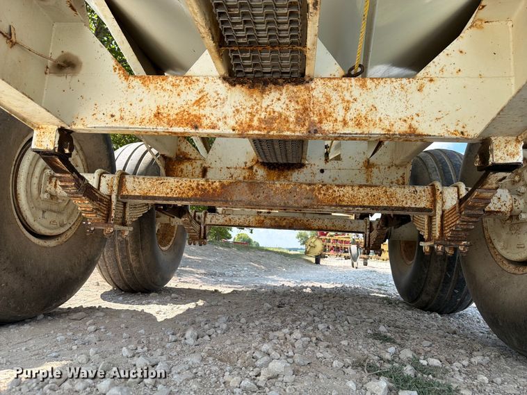 image for item FK4080 Willmar 600 spreader