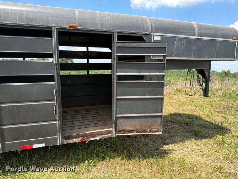 image for item FK4082 2010 Triple B & J Trailers livestock trailer