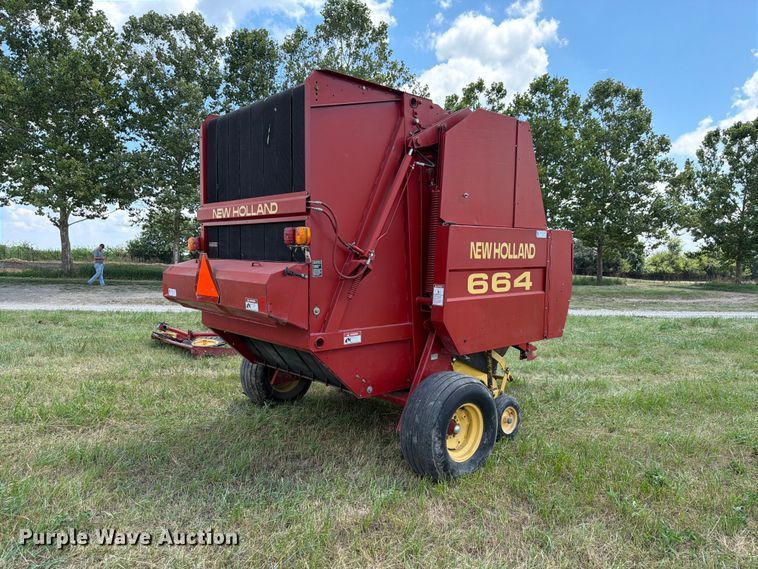 image for item FK4085 1998 New Holland 664 round baler