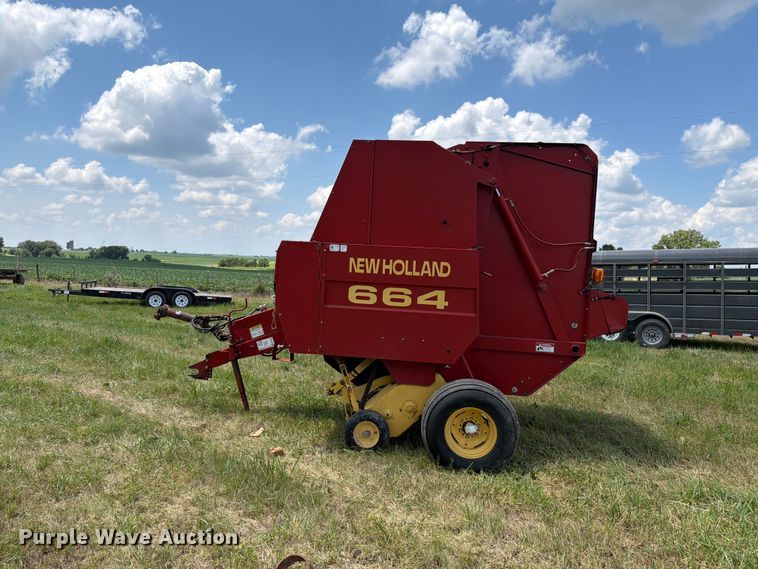 image for item FK4085 1998 New Holland 664 round baler